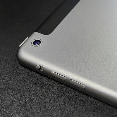 Apple оставит в комплекте к iPad только кабель