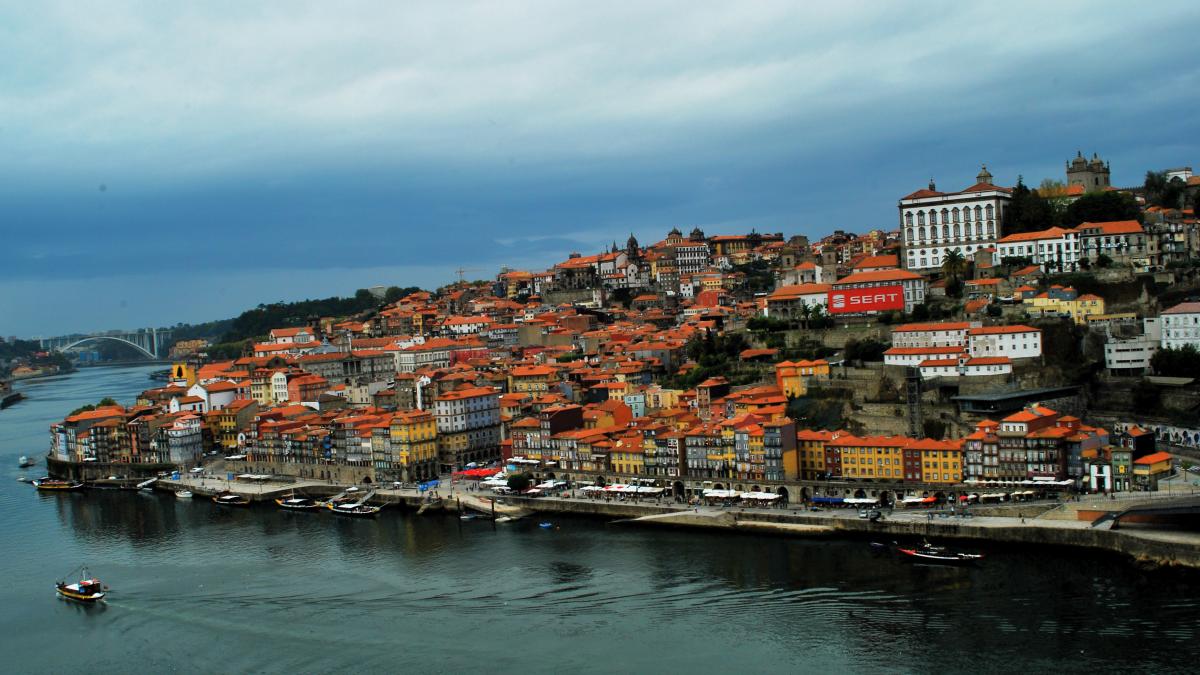 Порту (Oporto), Португалия Порту (Oporto), Португалия