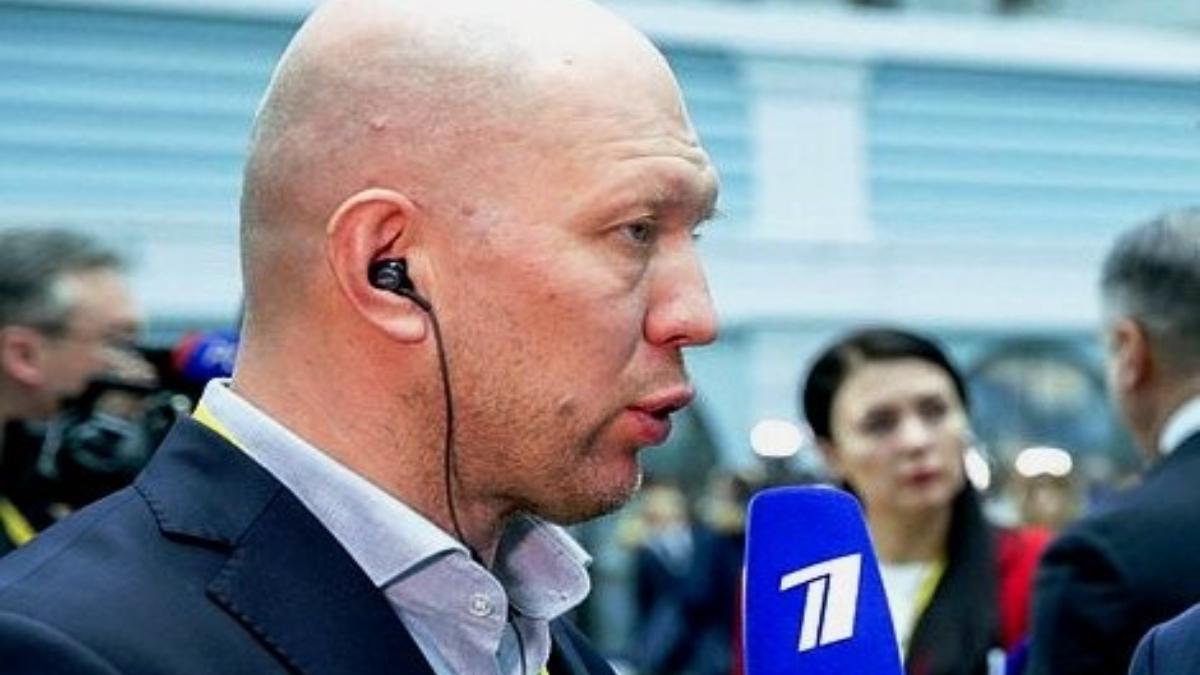 Анатолий Кузичев