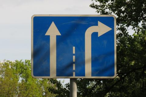 В Челябинске и других городах уберут лишние дорожные знаки — Autonews.ru