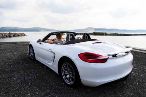 Mercedes-Benz запатентовал систему, закрывающую крышу кабриолета при приближении грозы Mercedes-Benz запатентовал систему, закрывающую крышу кабриолета при приближении грозы