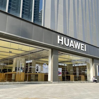 Выпущенные смарт-часы HUAWEI очень похожи на Apple Watch