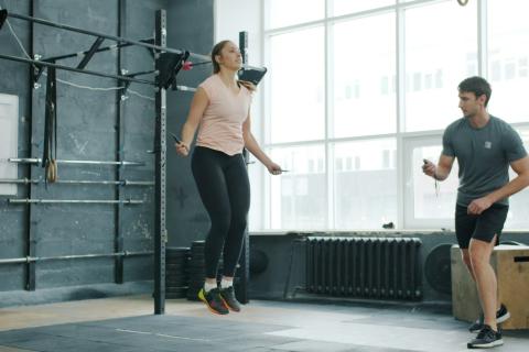 Поколение Z предпочитает силовые тренировки — отчет EGYM