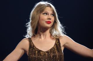 Тейлор Свифт планирует сад с орхидеями, пионами и гортензиями за 1,2 млн долларов для свадьбы — The US Sun