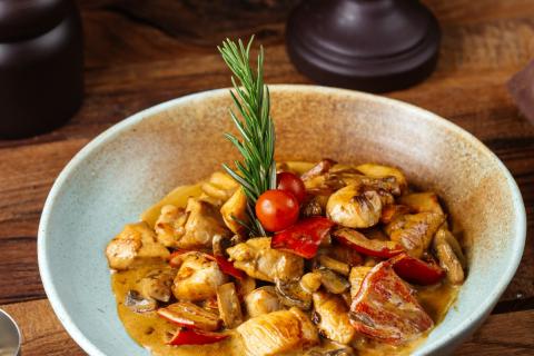 Рецепт жареной курицы с шампиньонами: пошаговый способ приготовления