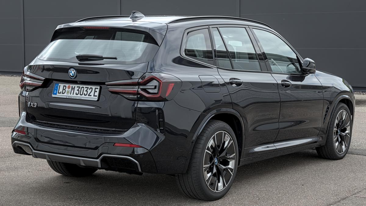 BMW iX3