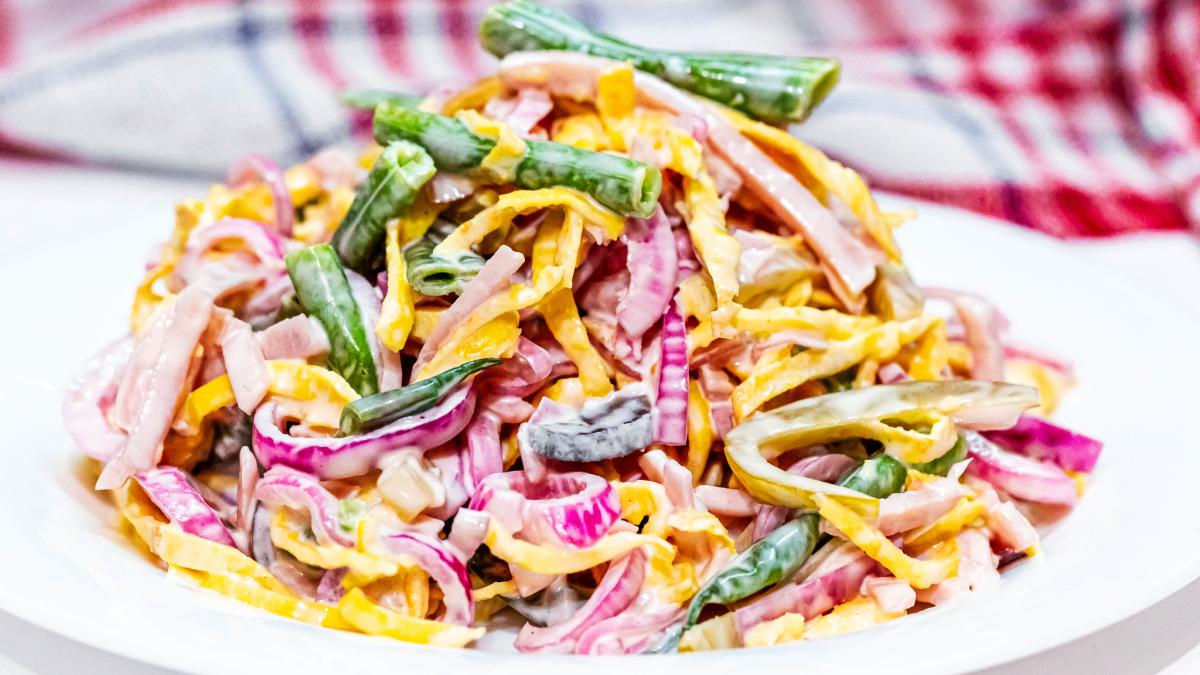 Салат с ветчиной и перцем