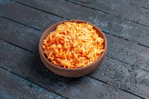 Салат с корейской морковью и сыром: рецепт и калорийность