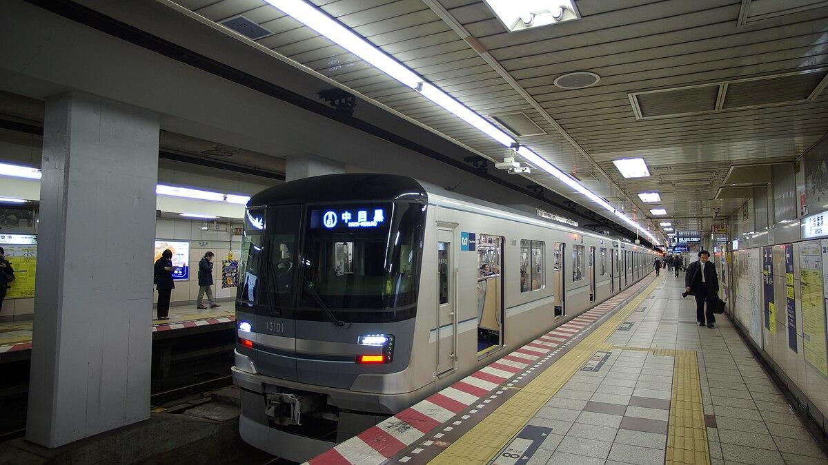 Метро в Токио