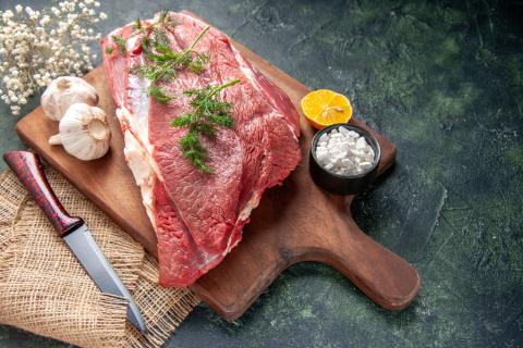 Говядина делает салат Ташкент сытным и ароматным — повара