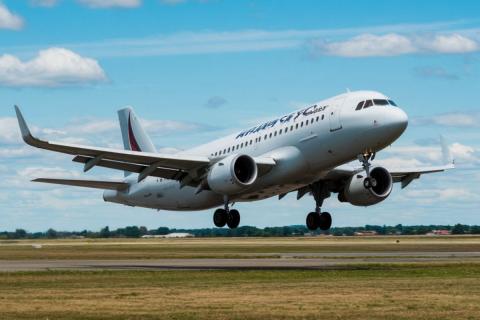 Рейс Air France вернулся в Нью-Йорк после отказа двигателя над Атлантикой
