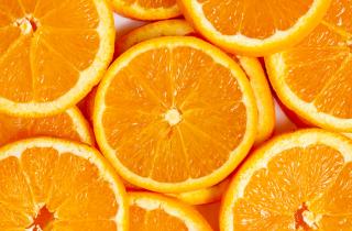 Апельсиновые корки улучшают почву и защищают от вредителей — садоводы