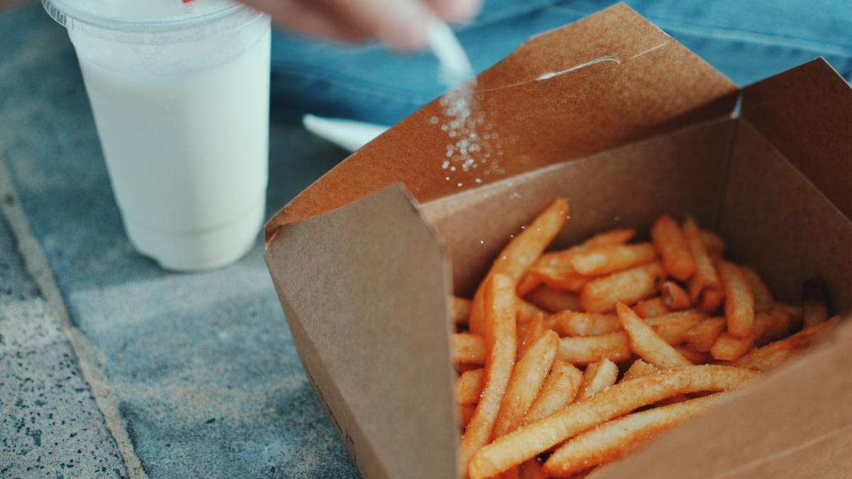 Chips by the sea (Unsplash) Chips by the sea (Unsplash)