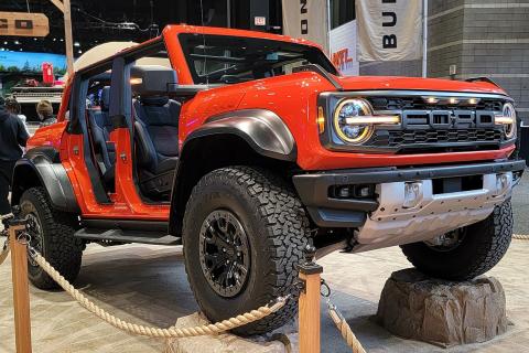 Ford снизил цену на Bronco Raptor 2024 до 73 тысяч долларов из-за выхода новой модели
