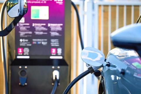 Продажи электромобилей и гибридов в Европе выросли на 27% за первые 9 месяцев 2025 года — статистика европейского рынка