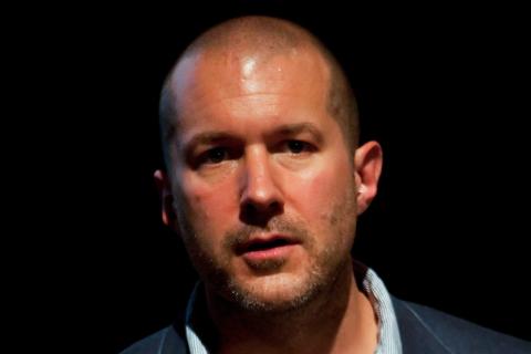 Бывший дизайнер Apple Джони Айв заявил о росте цифровой зависимости и необходимости 