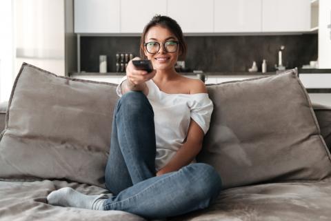 Зачем подключать телевизор кабелем при наличии встроенного Wi-Fi