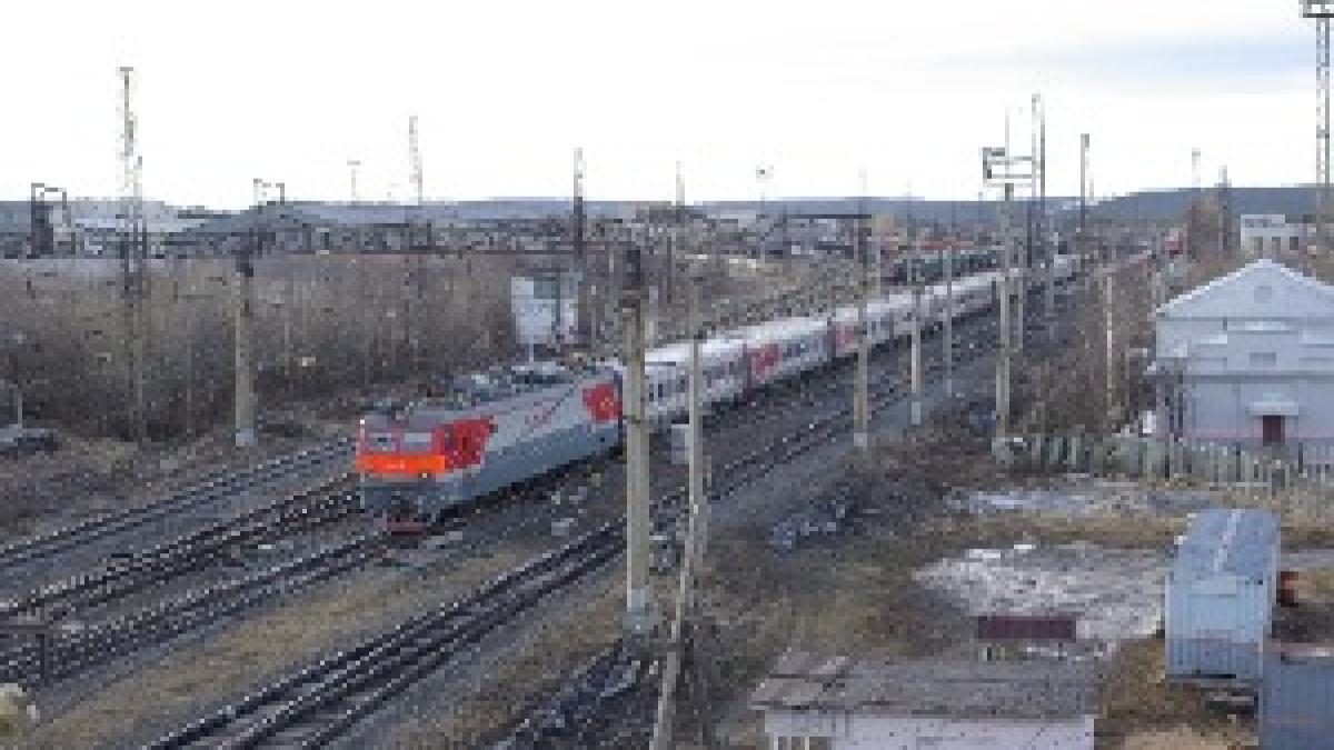 RZD EP1-052 Murmansk line