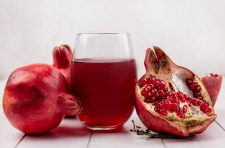 Врач-нутрициолог Екатерина Гузман: гранатовый сок укрепляет сосуды и нормализует давление