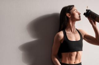 Спортивный физиолог заявил, что креатин ускоряет восстановление и повышает силу мышц