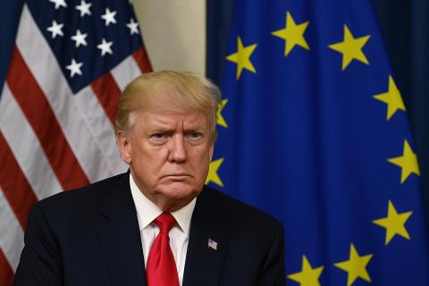 Дональд Трамп предупредил о риске убытков свыше $3 трлн при отмене пошлин — ТАСС