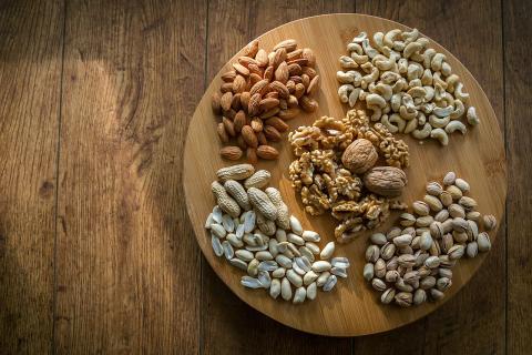 Как фисташки, бананы и куриная грудка помогают бороться с бессонницей