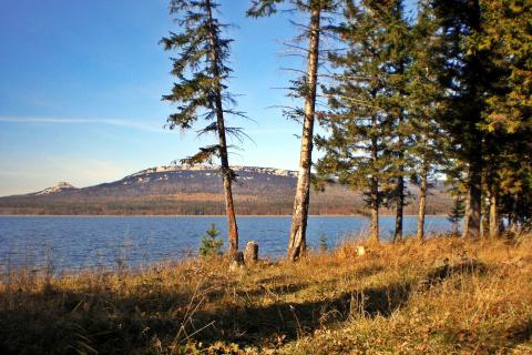 В ХМАО началась подготовка зимников и ледовых переправ для улучшения транспортной доступности