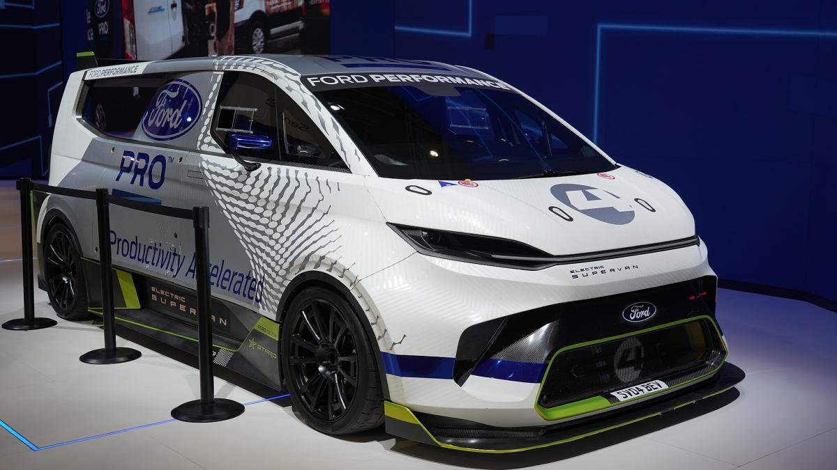 Ford Pro Electric SuperVan IAA
