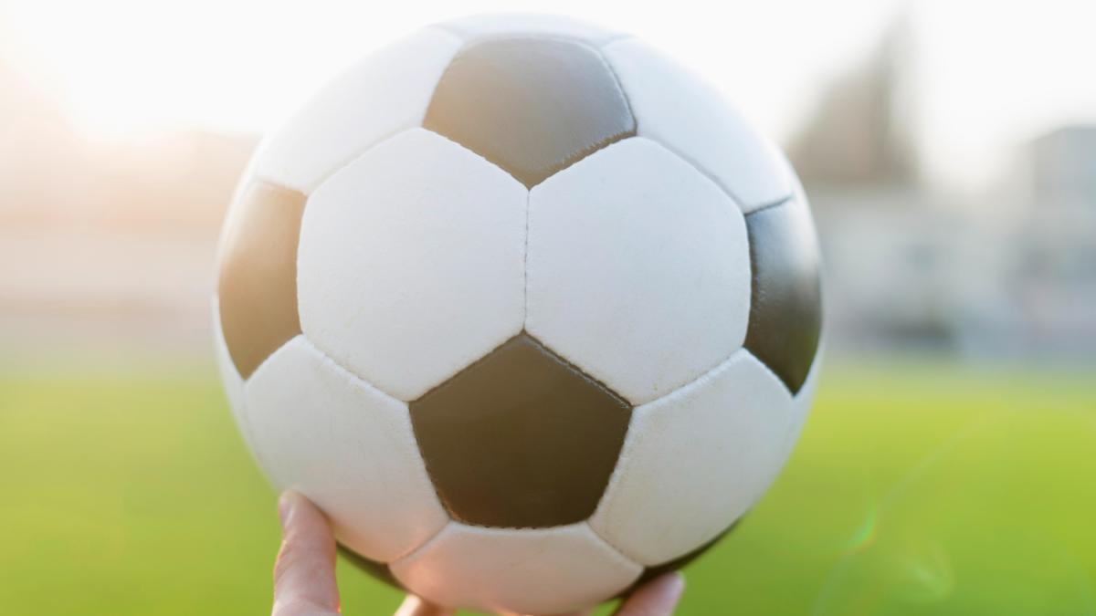 Футбольный мяч