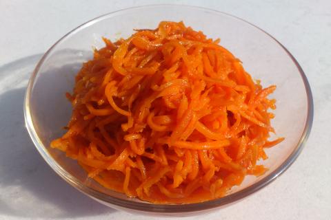 Морковный салат с маслом и лимоном: рецепт из советских столовых