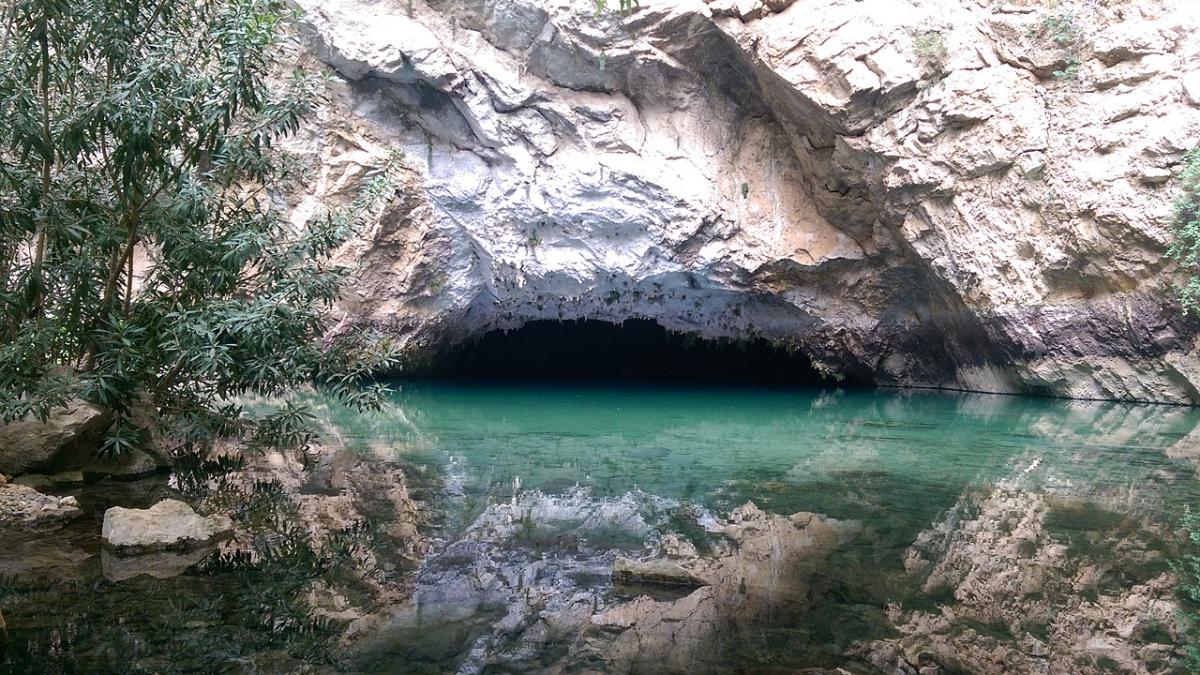 Пещера Алтынбешик