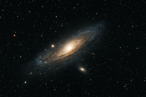 Карликовая галактика NGC 6789 продолжает формировать звезды несмотря на дефицит газа — астроном Игнасио Трухильо