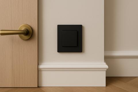 Полироль, воск и фен помогут вернуть пластиковым поверхностям аккуратный вид Полироль, воск и фен помогут вернуть пластиковым поверхностям аккуратный вид