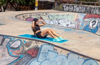 Упражнения стоя для пресса эффективнее скручиваний — тренер Алвин Косгроув