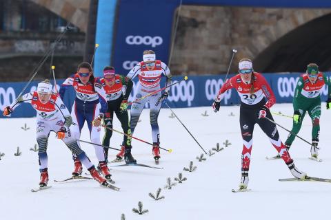 Биатлонистка Павлушина случайно травмировала Викторию Метелю на чемпионате России