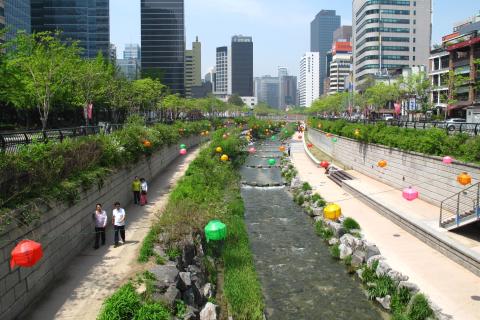 Пешеходные маршруты помогают иностранцам узнавать повседневную жизнь Кореи – Korea Herald