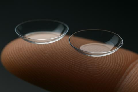 Контактные линзы могут привести к конъюнктивиту и повреждениям глаз — офтальмолог Сюняева