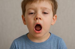 Врач Джапаридзе: ребенок дышит через рот из-за расширенных аденоидов