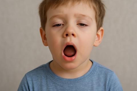 Врач Джапаридзе: ребенок дышит через рот из-за расширенных аденоидов