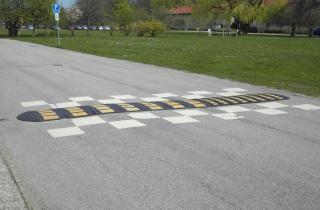 Резкое торможение перед лежачим полицейским увеличивает износ подвески — автоэксперты