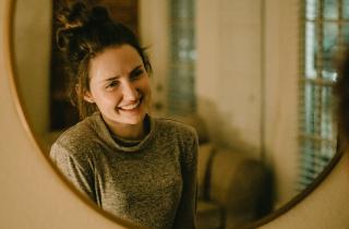 Радость не приходит внезапно — её готовят лёгкие: дыхание меняется за полчаса до эмоций