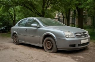 Месяц простоя вызывает деформацию шин и ухудшение запуска двигателя — автомеханики