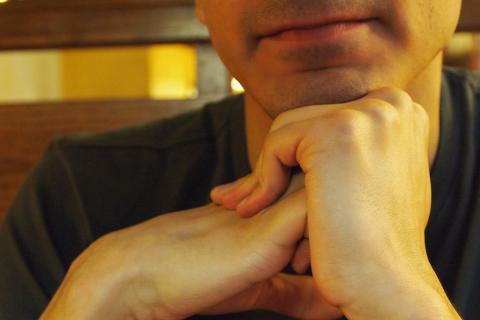 Руки выдают секреты тела: японский интеллект находит скрытую болезнь по форме обычного кулака