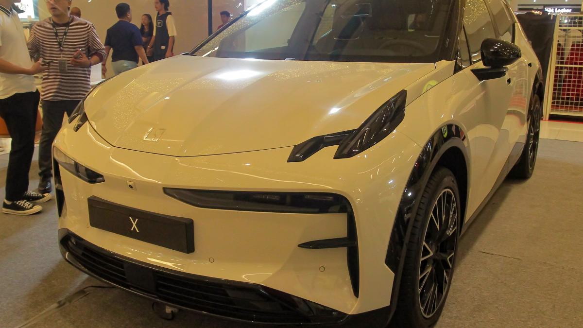 2025 Zeekr X, front left