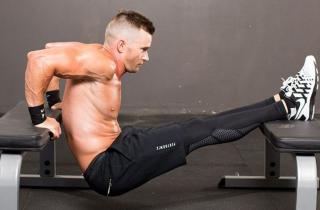 Узнал секрет идеальных трицепсов: отжимания, которые изменят твоё тело