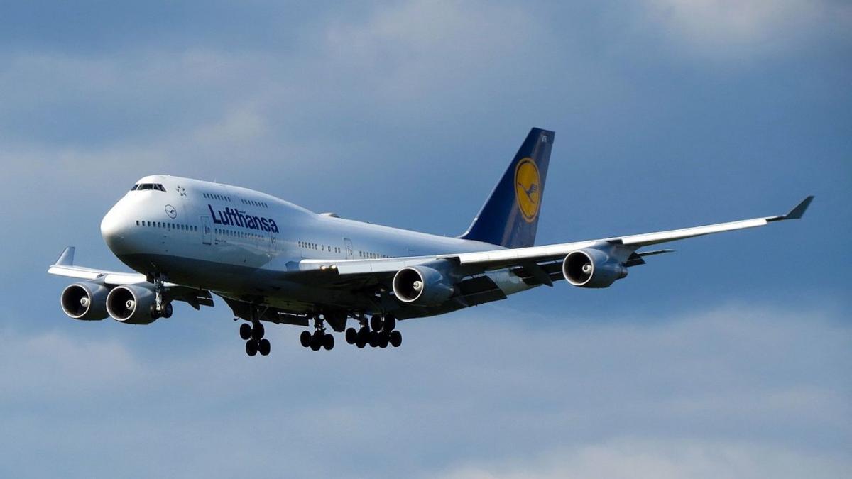 Lufthansa Boeing 747-430 Lufthansa Boeing 747-430