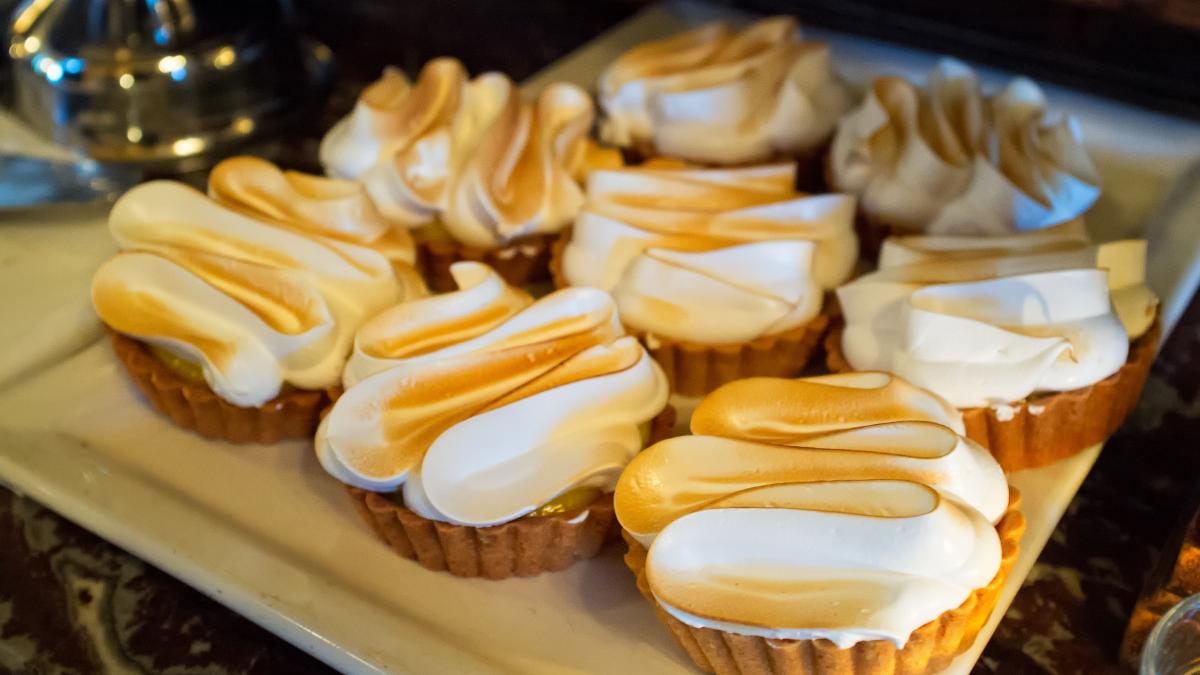 00 Lemon Meringue Tarts