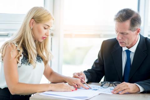 Банки переключаются с розничных на корпоративные кредиты — эксперт Мехтиев