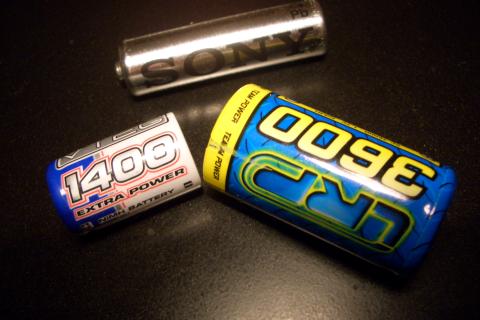 После износа батареек их можно использовать в пульте для телевизора — эксперт