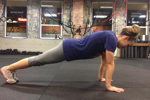 Спортивный педагог: упражнения с весом тела безопаснее штанги в 14–18 лет Спортивный педагог: упражнения с весом тела безопаснее штанги в 14–18 лет